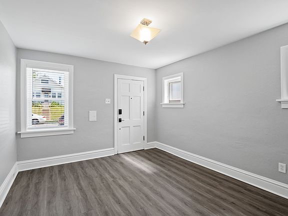 3rd image of 3459 Macklind Ave