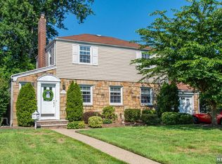 581 Bogert Rd, River Edge, NJ 07661