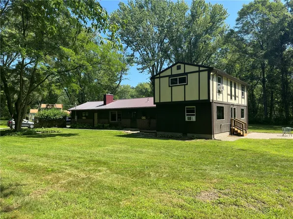 113 Allison Dr, Ellwood City, PA 16117
