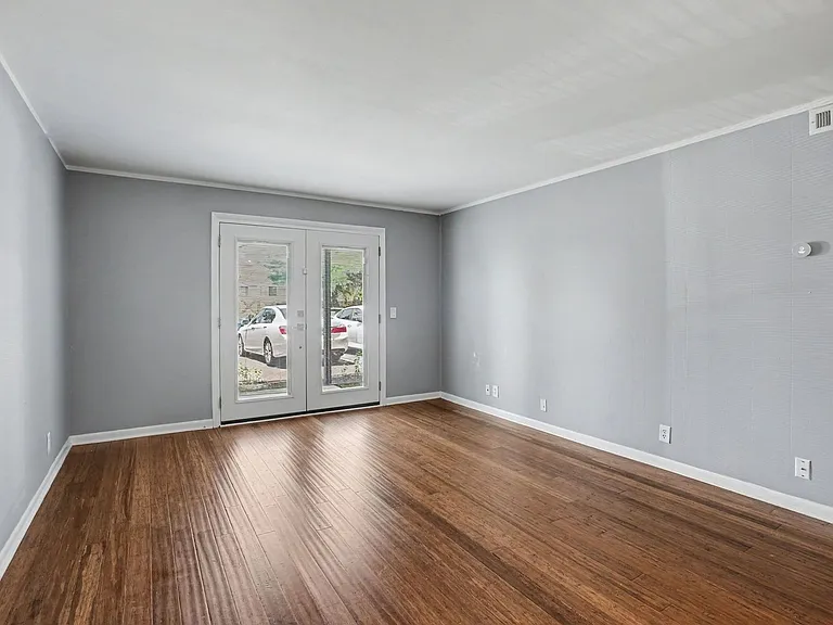 555 N Dupont Ave #B-26 — Photo 4