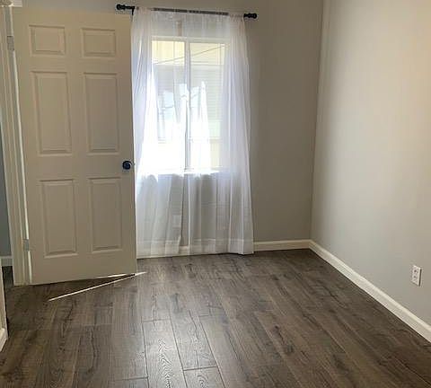 3rd image of 118 S Everett St #17
