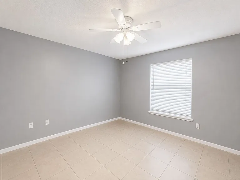 112 Reserve Cir #100 — Photo 8