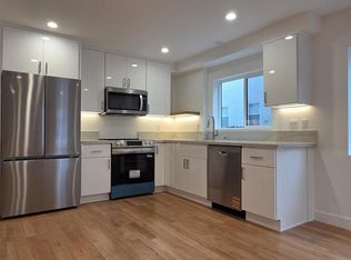 917 N Ridgewood Pl, Los Angeles, CA 90038