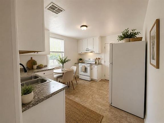 4th image of 1010 Lesan Dr
