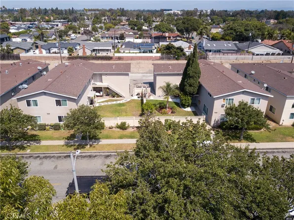 984 Mission Dr #988, Costa Mesa, CA 92626