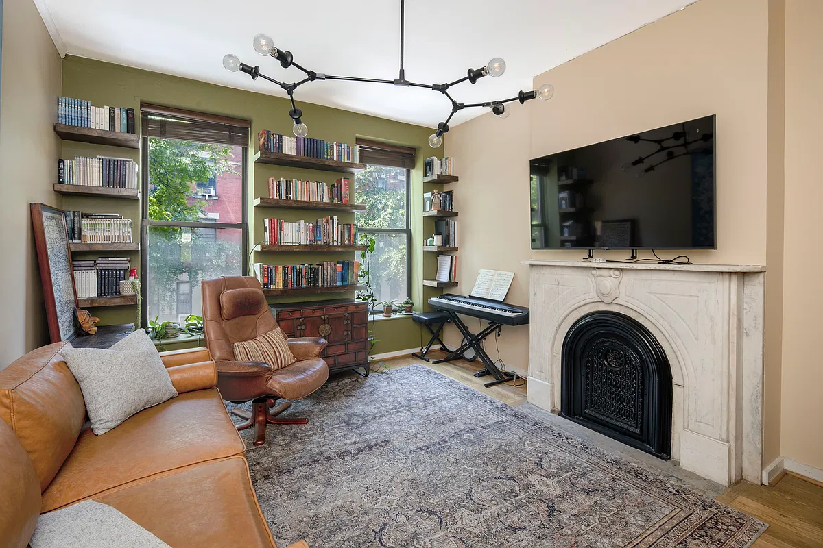 419 West 48th Street #2W in Hell's Kitchen, Manhattan | StreetEasy