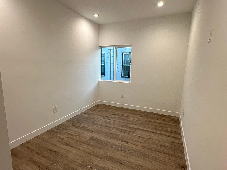 1st room