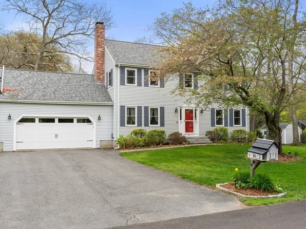 4 Collins Ave, Natick, MA 01760