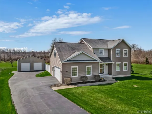 7060 Salt Rd, Clarence Center, NY 14032