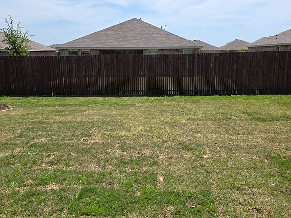 4th image of 1128 Samantha Dr