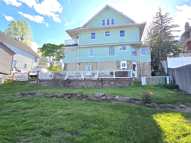Spacious yard with room for your garden