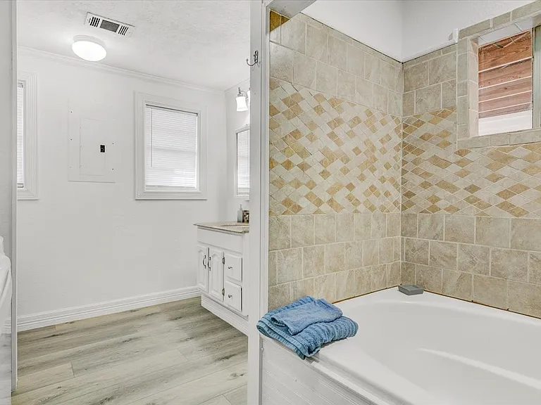 185 Weiss Bluff Rd — Photo 22