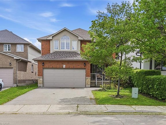 2nd image of 84 Duncairn Cres