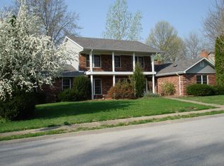 1001 Heatherwood Dr, O'Fallon, IL