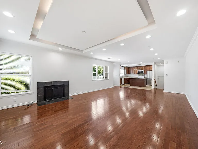 3302 Community Ave — Photo 3