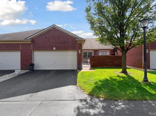 7579 Thomas Ct, Shelby Township, MI 48317