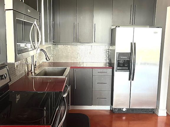 3rd image of 13499 Biscayne Blvd APT 1411
