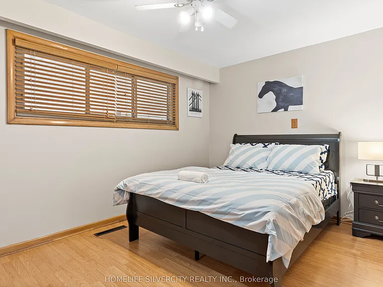 298 Barton St — Photo 14