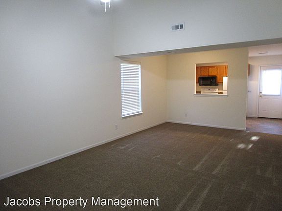4th image of 3512 La Mesa Dr