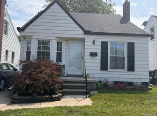 7524 Sterling St, Center Line, MI 48015