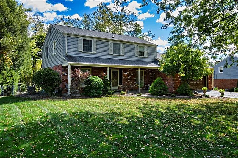 105 Ridgeview Dr photo 1
