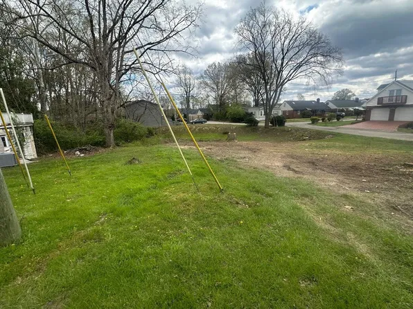 19 Gary Dr, Huntington, WV 25705