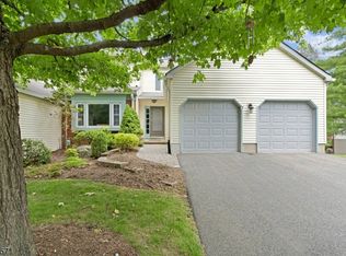 84 Goldfinch Dr, Hackettstown, NJ 07840
