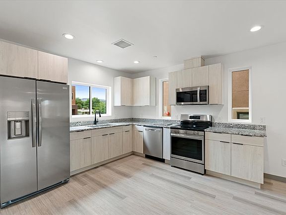 Open Kitchen