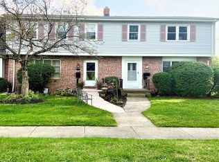 5897 Bear Creek Dr, Bedford Heights, OH 44146