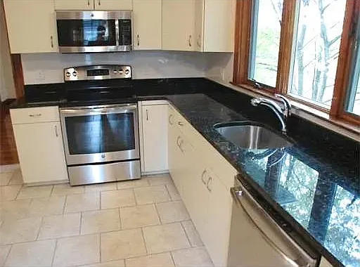 25 Wellington St #2 — Photo 13