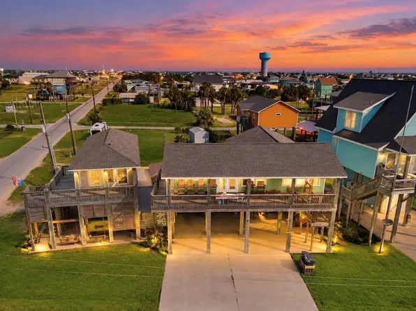 846 S Crystal Beach Rd, Pt Bolivar, TX 77650