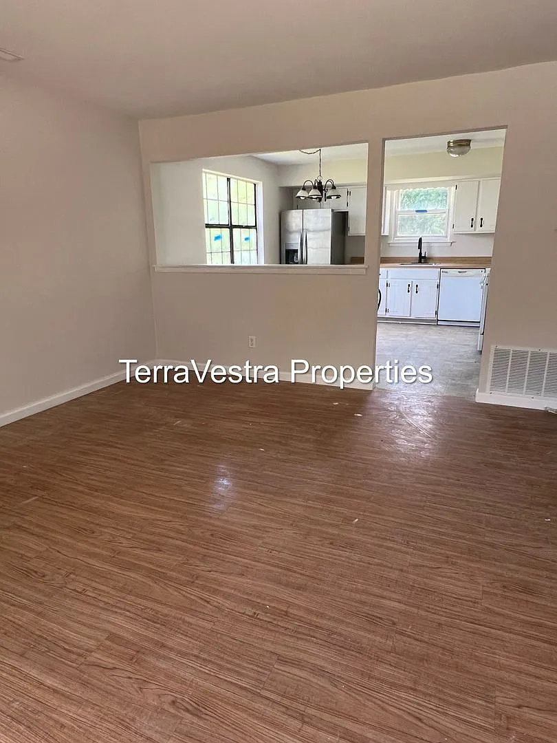 13-15 Grasmur Court — Photo 4