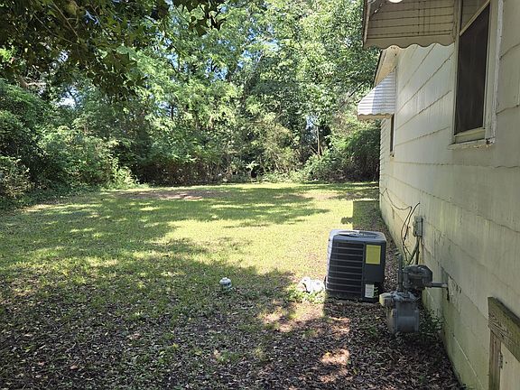 5th image of 150 Mimosa Dr