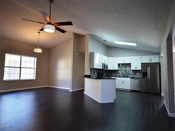 4th image of 907 Pelican Pl