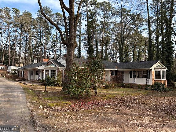 2nd image of 913 Spring St