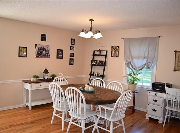 4th image of 2530 Brentwood Cir