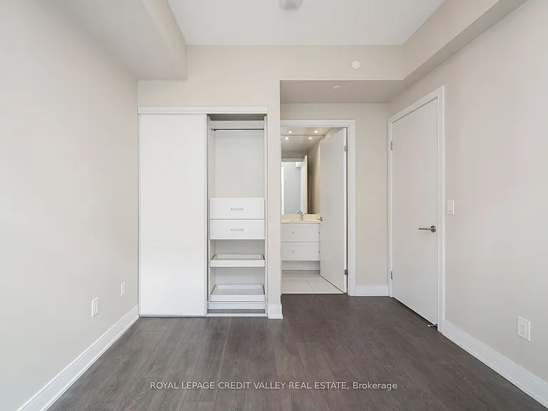 525 Adelaide St W #1732 — Photo 13