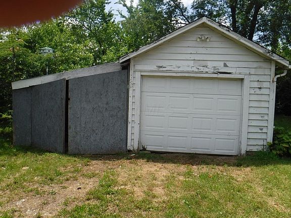 2nd image of 961 Clarendon Ave