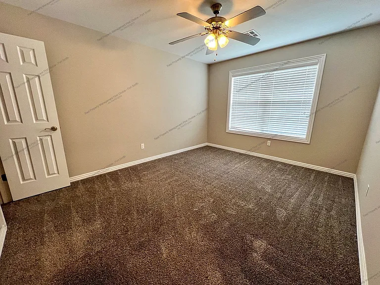 6621 Leightyn Ln — Photo 14