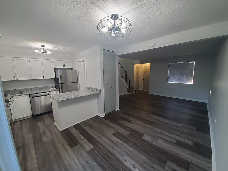 13 Martin St — Photo 4