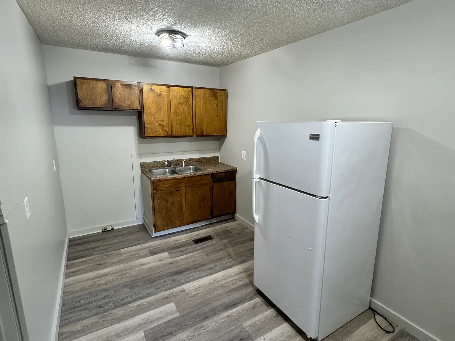 2 bed, 915 sqft, $1,050 — Photo 4