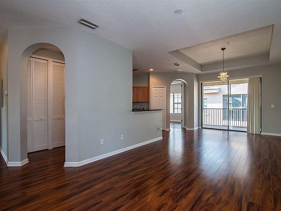 5th image of 305 Via Castilla Unit 202