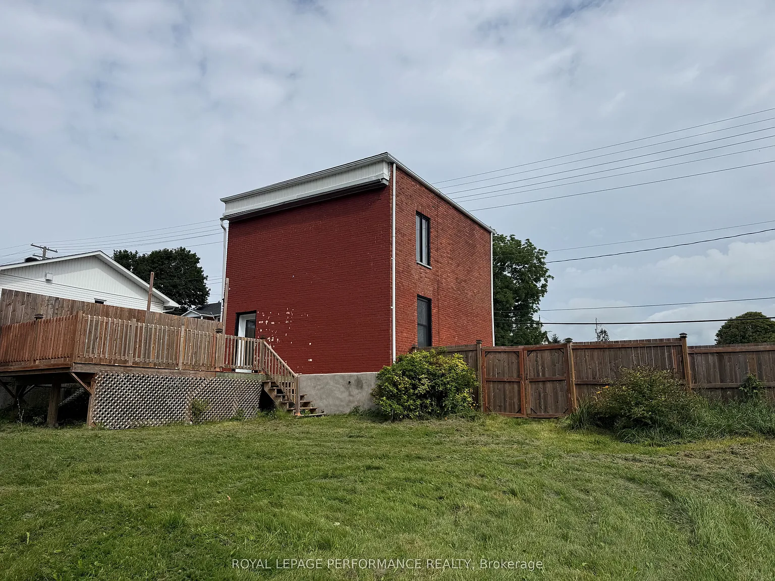 3 bed, $2,400 — Photo 2