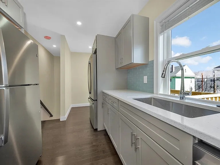 43 Wright Ave #4 — Photo 24