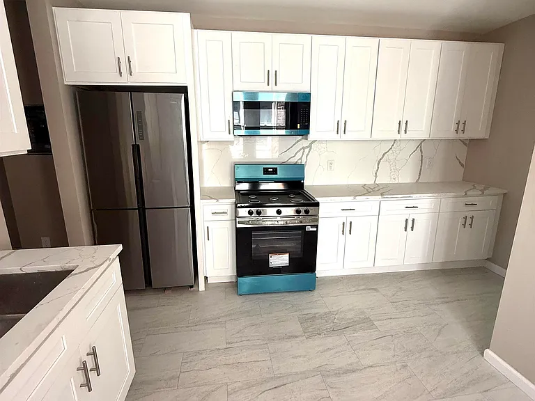 65 Hopkins Ave — Photo 6