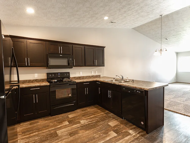 100 S Augusta Pl — Photo 1