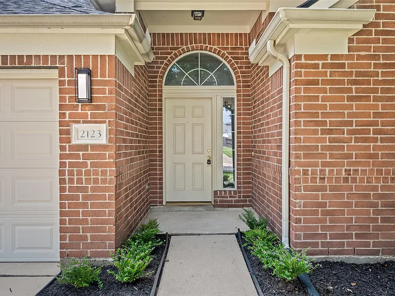 2123 Winter Dale Ct — Photo 24