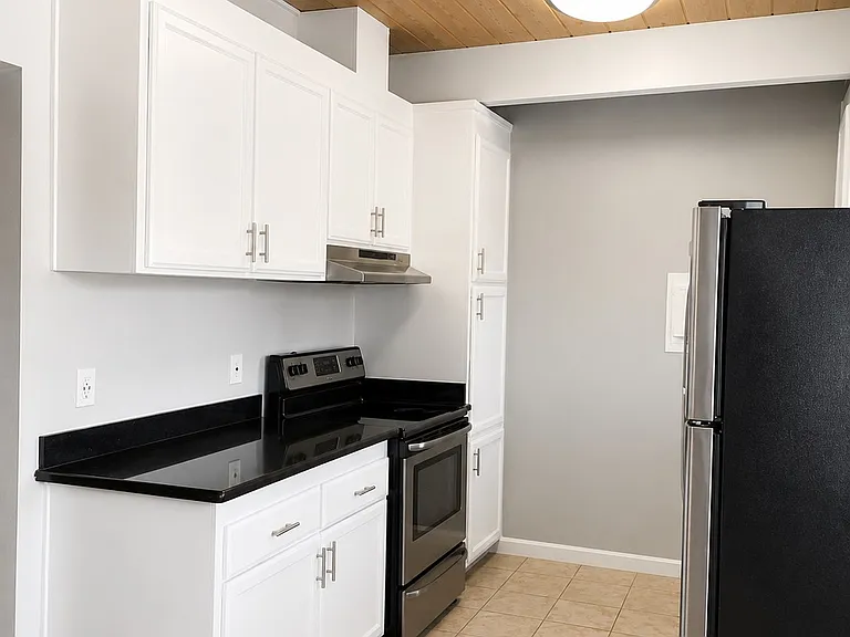Wellsbury Apartment Homes — Photo 16