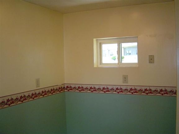 5th image of 19 Orrville Ave