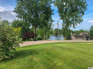 13888 Grandpoint Dr, Cement City, MI